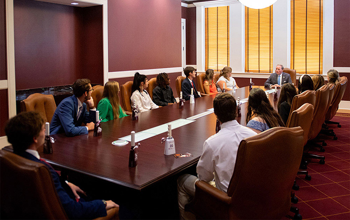 President Keenum visits with transfer students